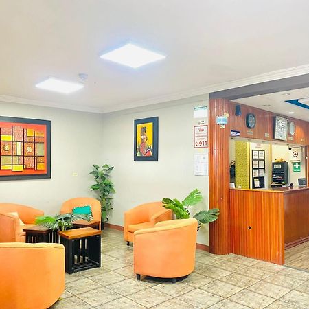 Hotel Los Algarrobos 푸에르토 바케리조 모레노 외부 사진