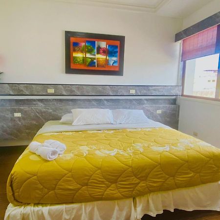 Hotel Los Algarrobos 푸에르토 바케리조 모레노 외부 사진