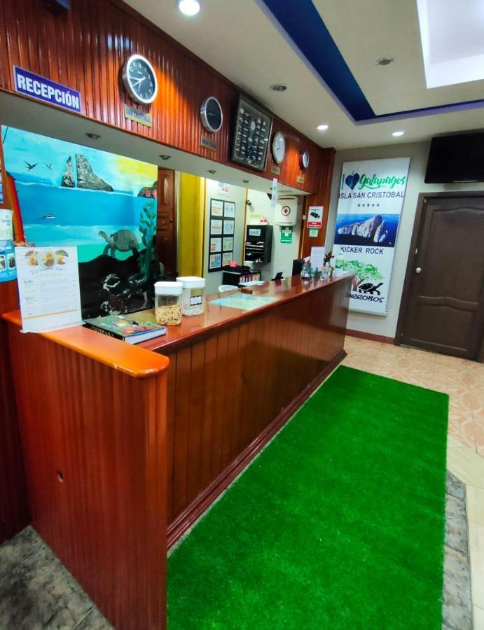 Hotel Los Algarrobos 푸에르토 바케리조 모레노 외부 사진