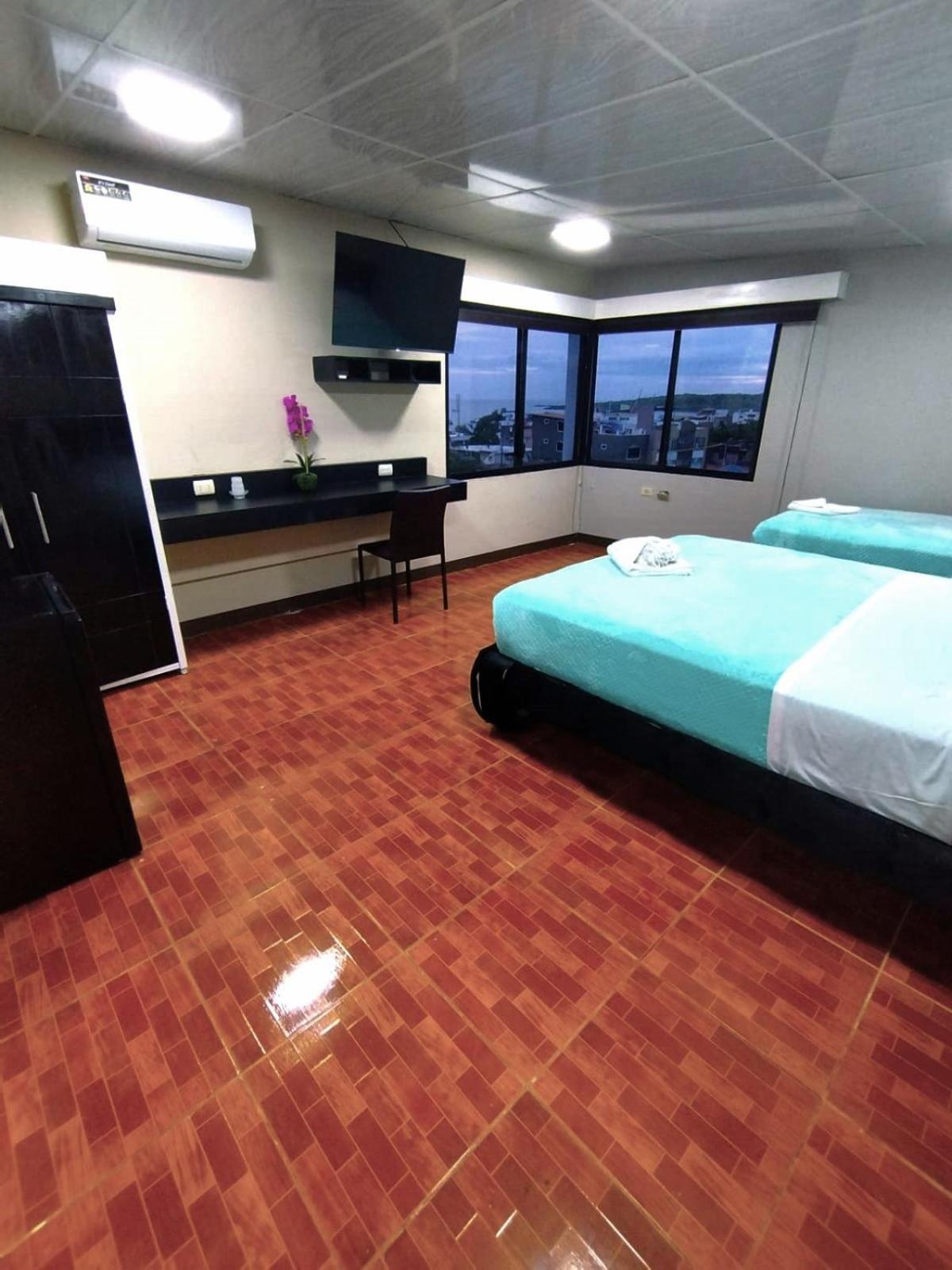 Hotel Los Algarrobos 푸에르토 바케리조 모레노 외부 사진