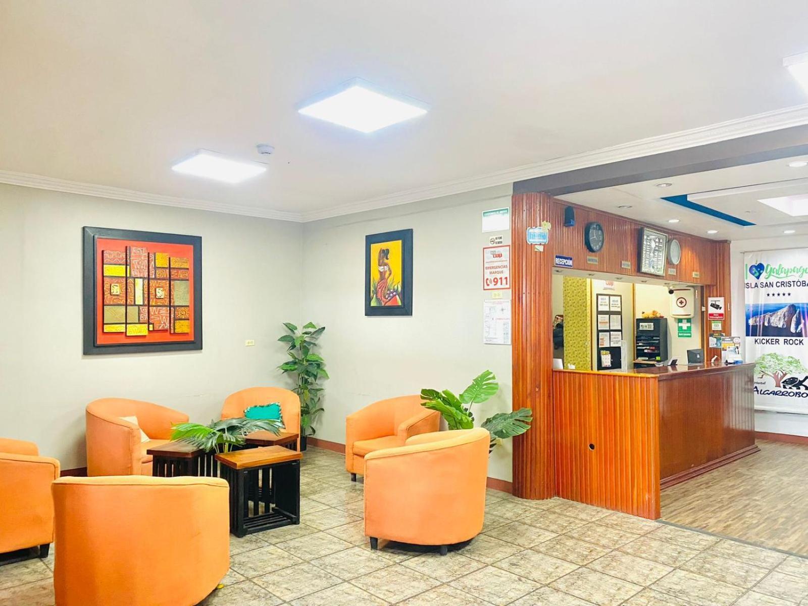 Hotel Los Algarrobos 푸에르토 바케리조 모레노 외부 사진