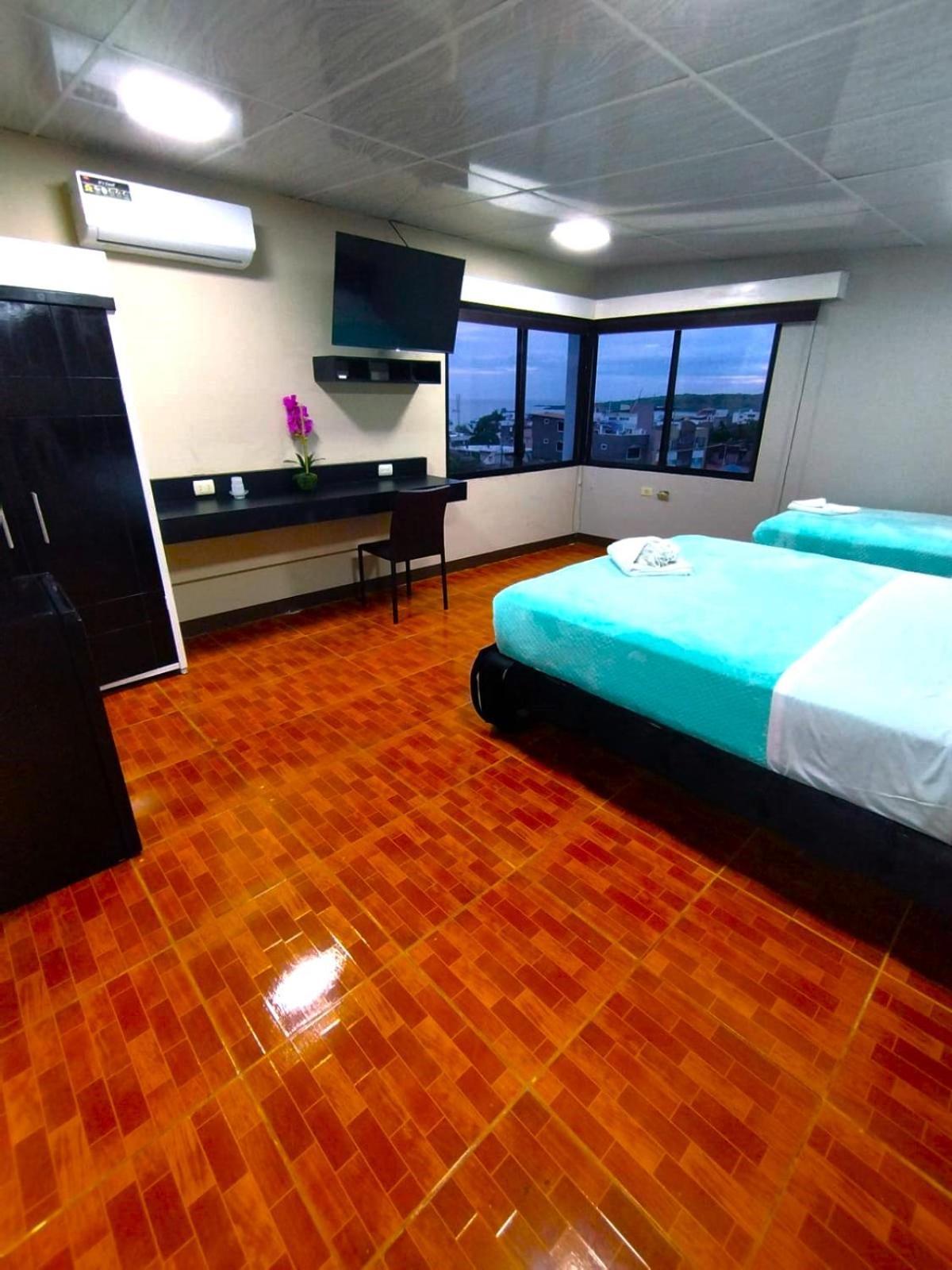 Hotel Los Algarrobos 푸에르토 바케리조 모레노 외부 사진