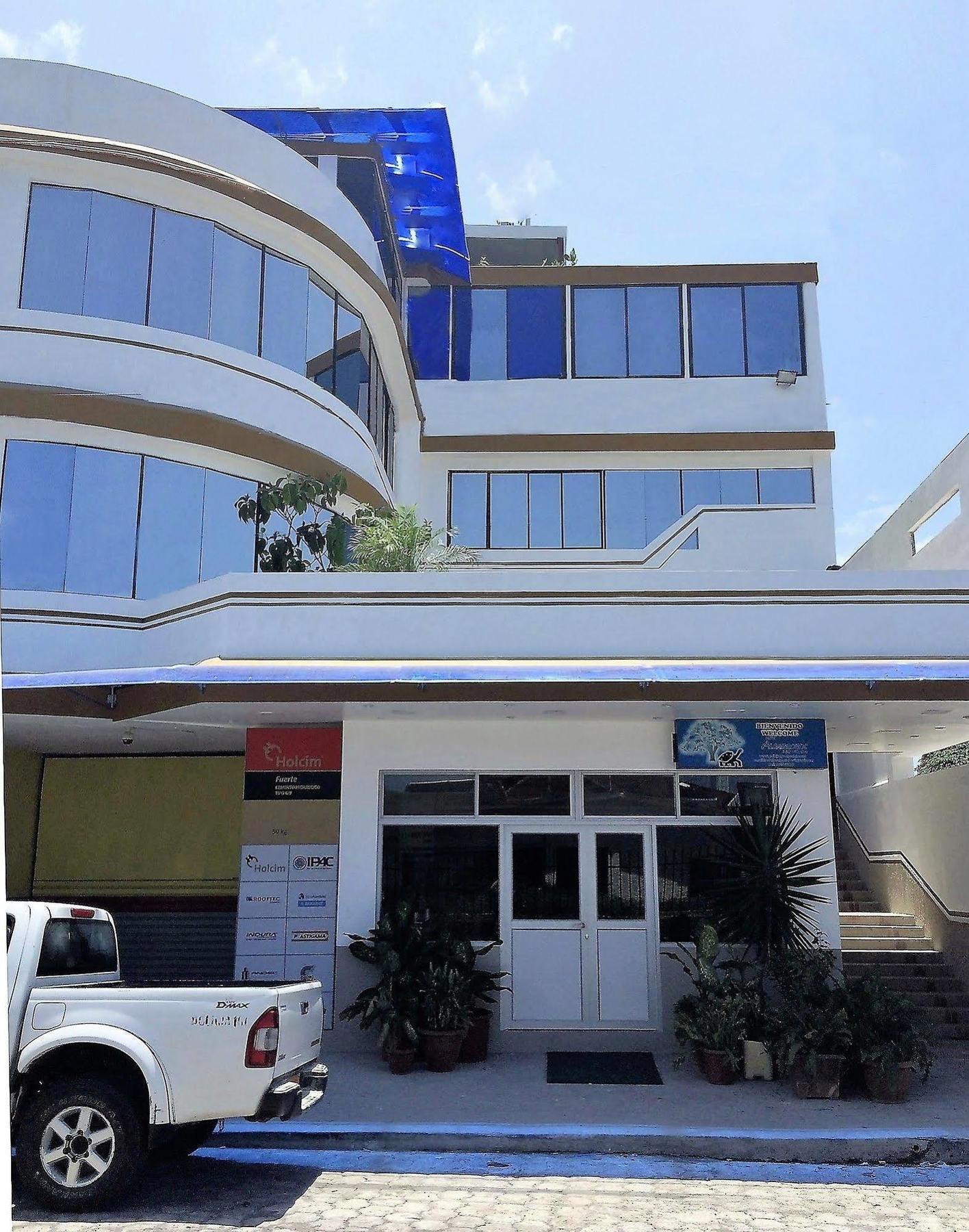 Hotel Los Algarrobos 푸에르토 바케리조 모레노 외부 사진