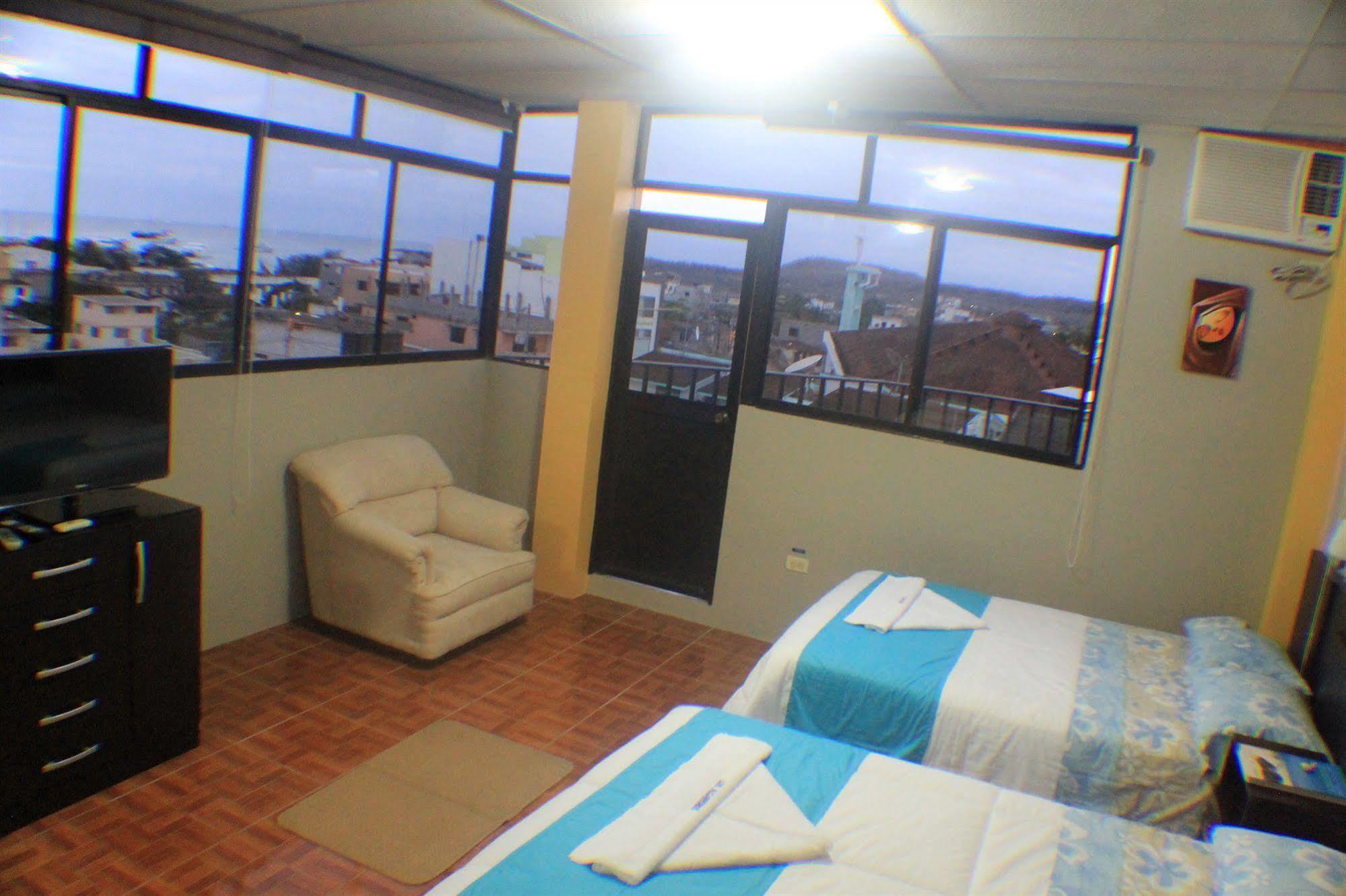 Hotel Los Algarrobos 푸에르토 바케리조 모레노 외부 사진