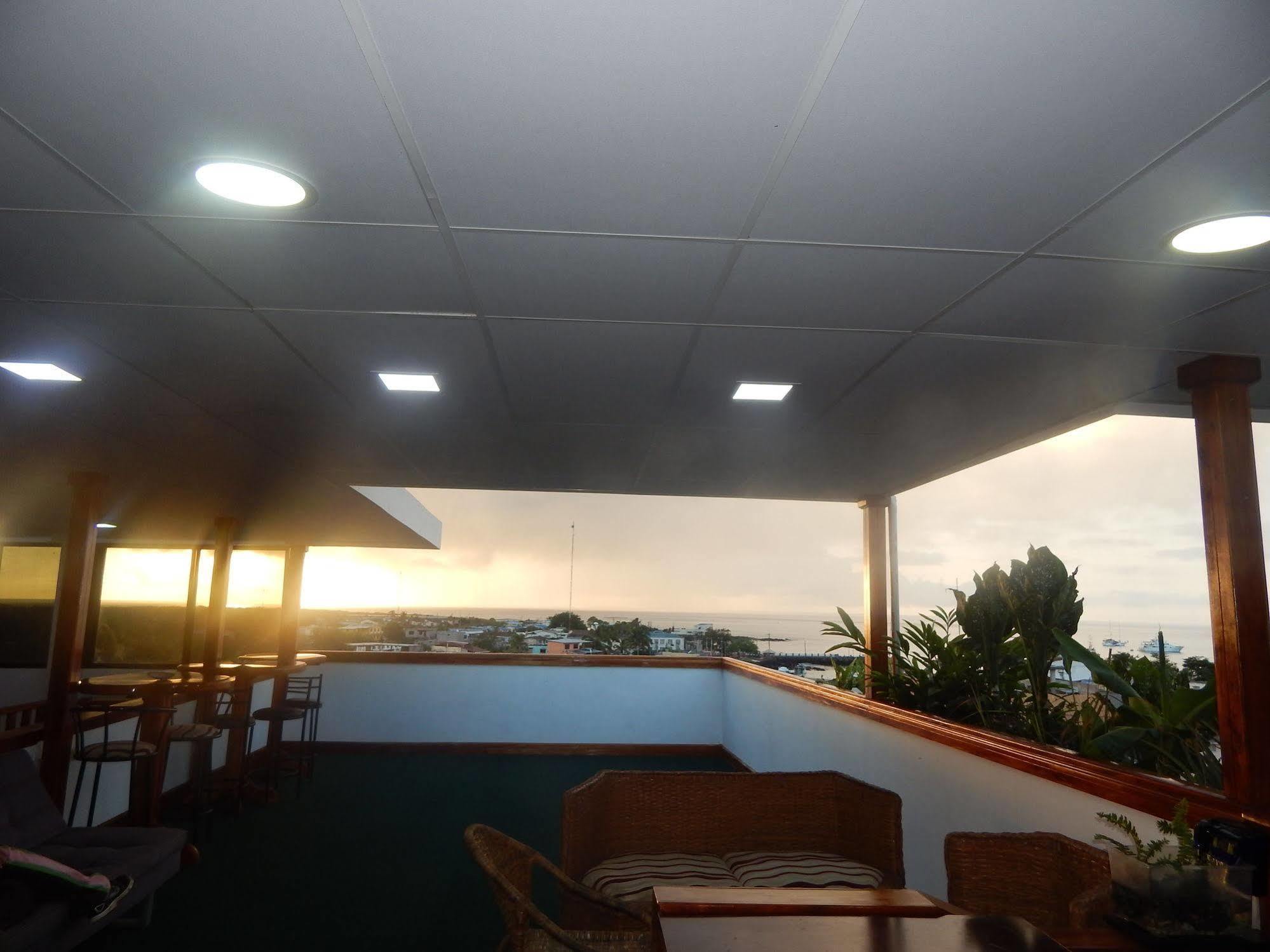 Hotel Los Algarrobos 푸에르토 바케리조 모레노 외부 사진